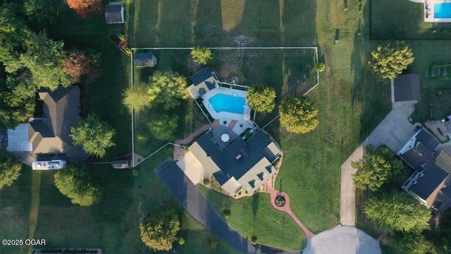 2012 Beau Drive, Carthage, MO 64836