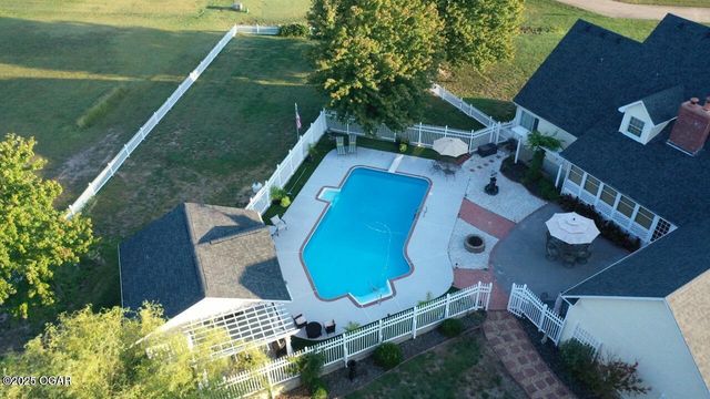 2012 Beau Drive, Carthage, MO 64836