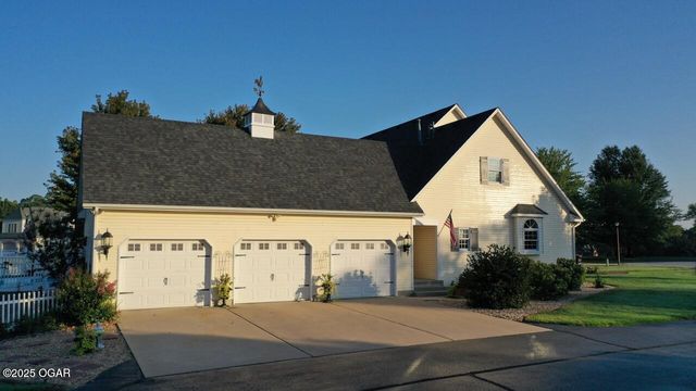 2012 Beau Drive, Carthage, MO 64836