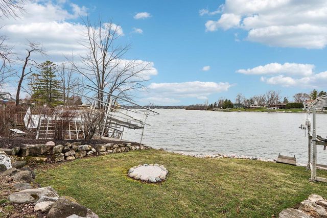 S73W17268 Lake DRIVE, Muskego, WI 53150