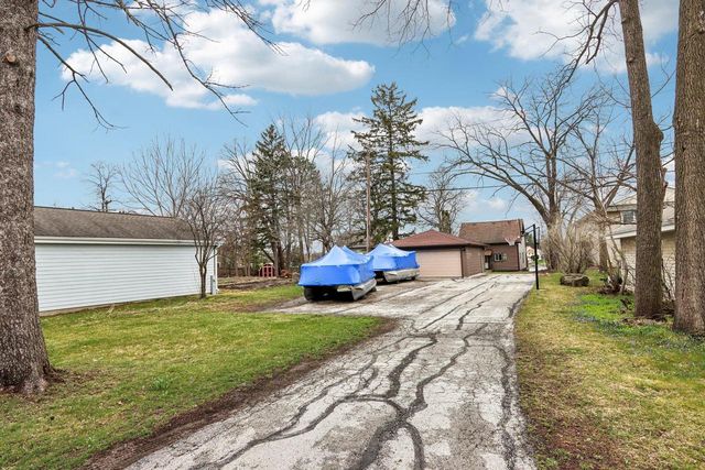 S73W17268 Lake DRIVE, Muskego, WI 53150