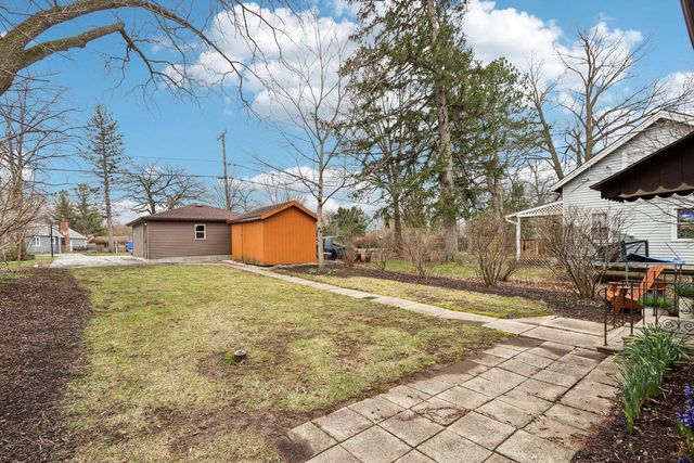 S73W17268 Lake DRIVE, Muskego, WI 53150