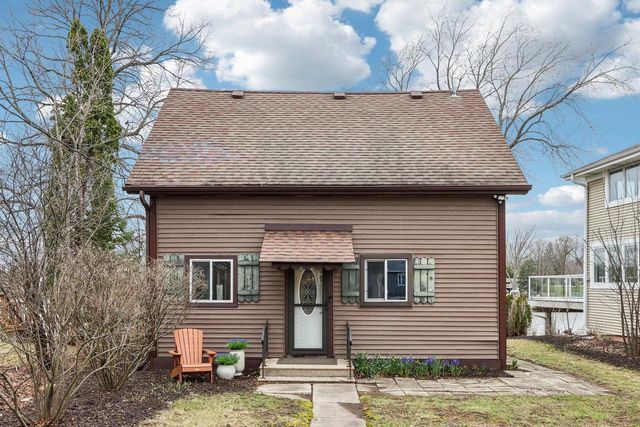 S73W17268 Lake DRIVE, Muskego, WI 53150