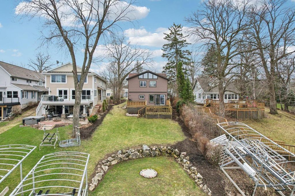 S73W17268 Lake DRIVE, Muskego, WI 53150