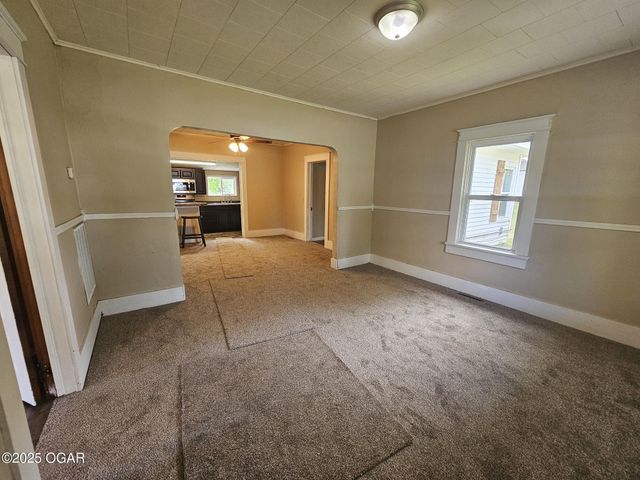 425 E 21st Street, Baxter Springs, KS 66713