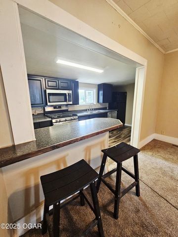 425 E 21st Street, Baxter Springs, KS 66713