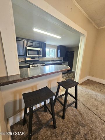 425 E 21st Street, Baxter Springs, KS 66713