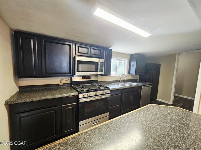 425 E 21st Street, Baxter Springs, KS 66713