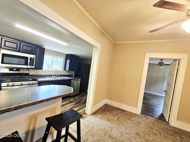 425 E 21st Street, Baxter Springs, KS 66713