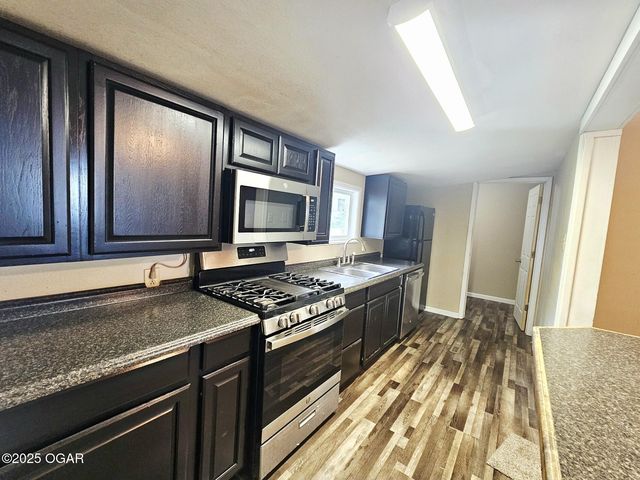 425 E 21st Street, Baxter Springs, KS 66713