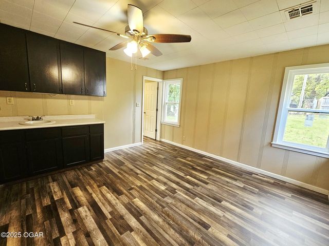 425 E 21st Street, Baxter Springs, KS 66713