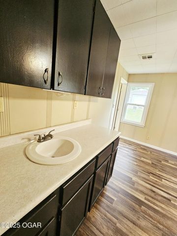 425 E 21st Street, Baxter Springs, KS 66713