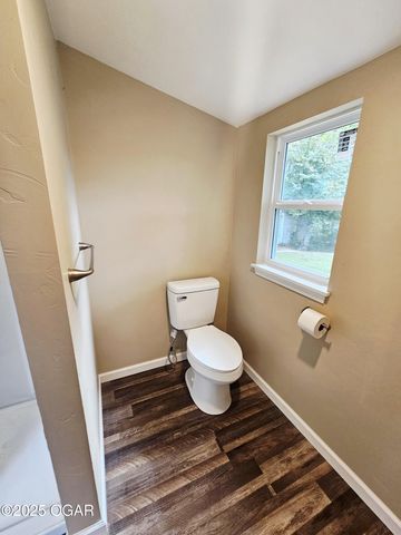 425 E 21st Street, Baxter Springs, KS 66713