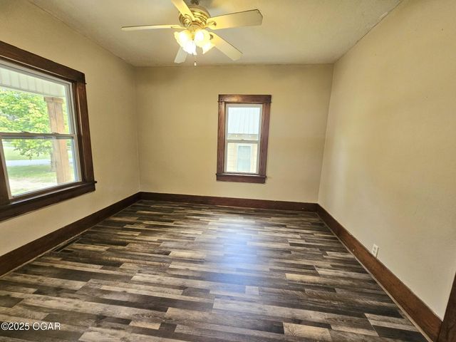 425 E 21st Street, Baxter Springs, KS 66713