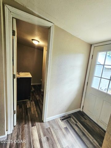 425 E 21st Street, Baxter Springs, KS 66713