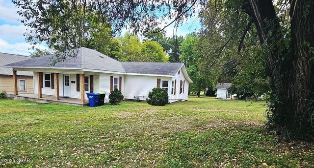 425 E 21st Street, Baxter Springs, KS 66713