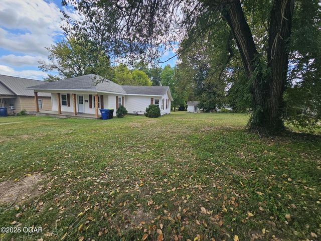 425 E 21st Street, Baxter Springs, KS 66713
