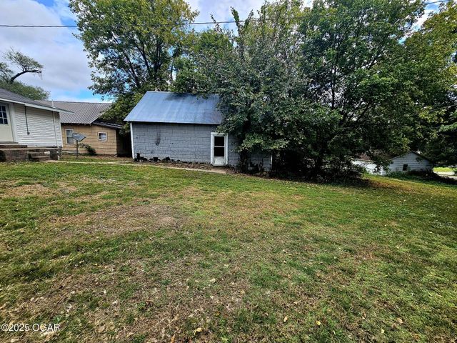 425 E 21st Street, Baxter Springs, KS 66713