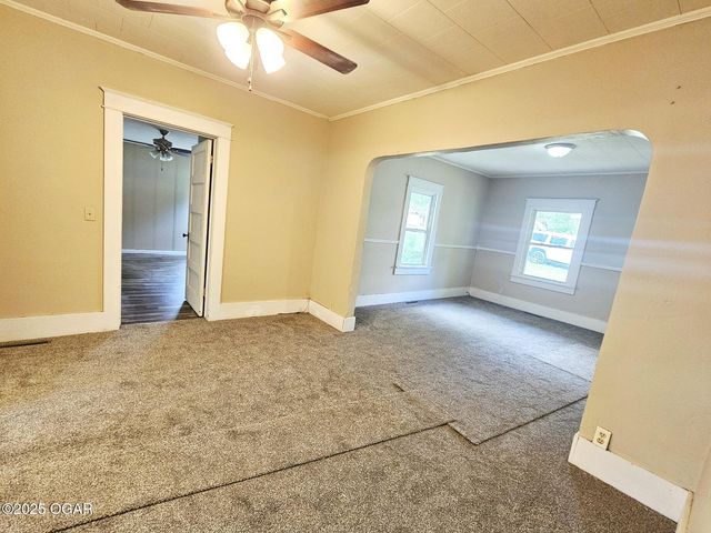 425 E 21st Street, Baxter Springs, KS 66713