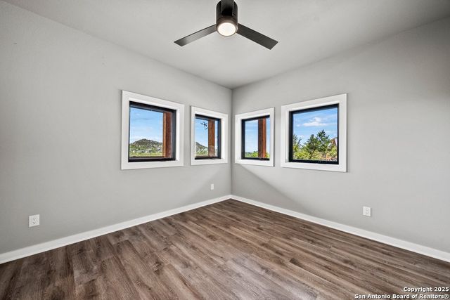 1053 Ledge Path, Canyon Lake, TX 78133