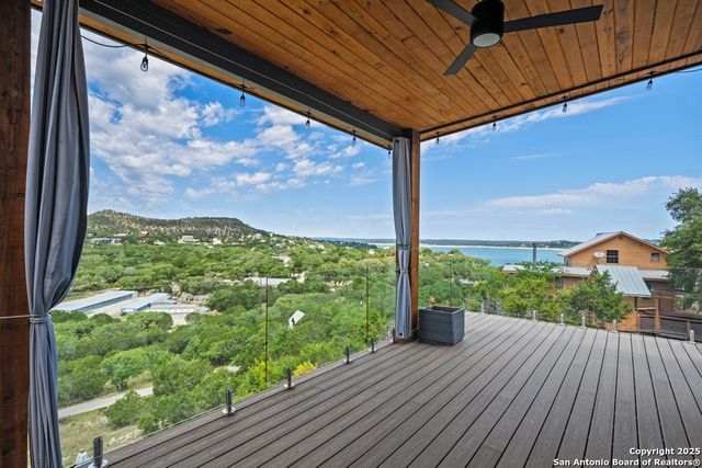 1053 Ledge Path, Canyon Lake, TX 78133