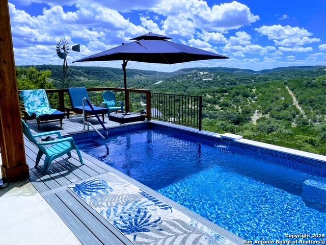 1053 Ledge Path, Canyon Lake, TX 78133