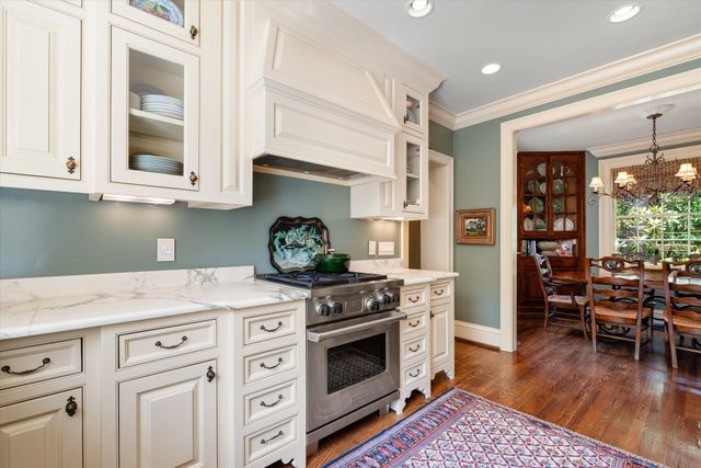 3519 Woodmont Blvd, Nashville, TN 37215