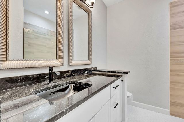 5035 LAKESCENE PLACE, Sarasota, FL 34243