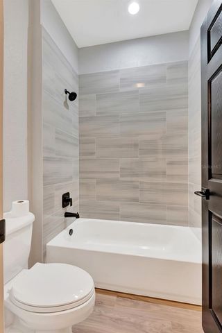 5035 LAKESCENE PLACE, Sarasota, FL 34243