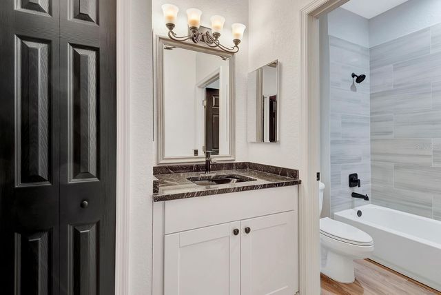 5035 LAKESCENE PLACE, Sarasota, FL 34243