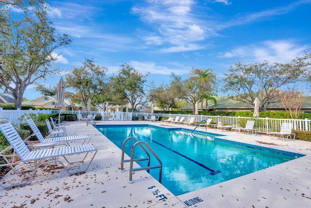 5035 LAKESCENE PLACE, Sarasota, FL 34243