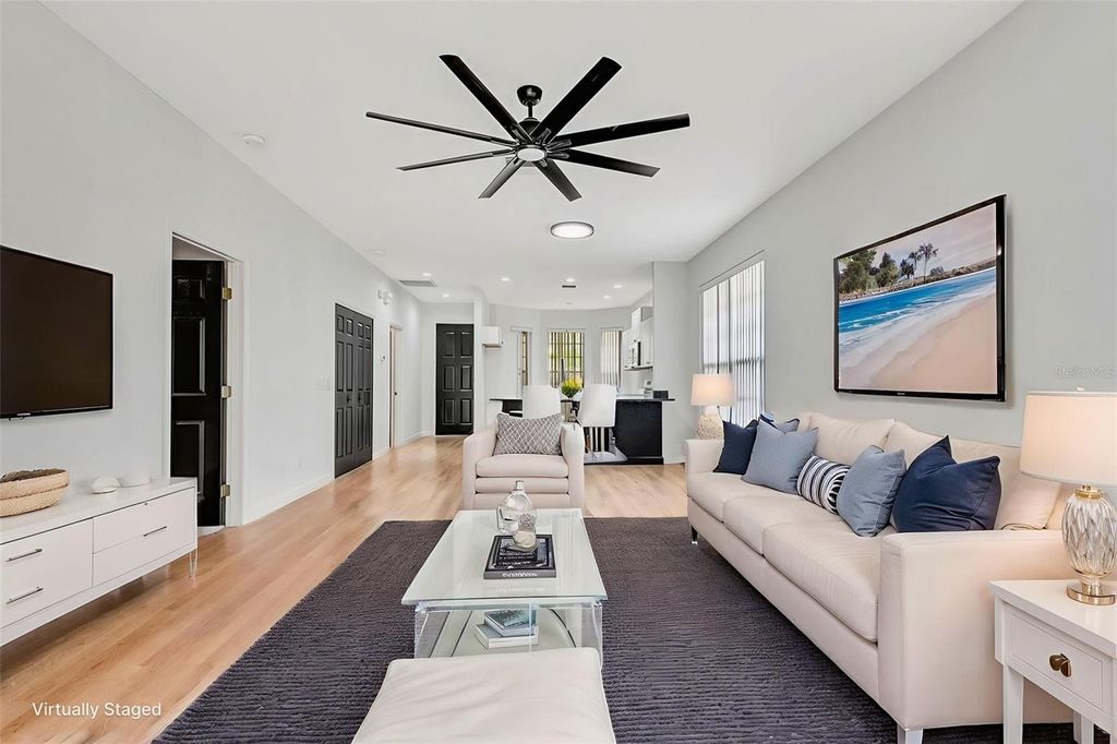 Image 16 of property listing at 5035 LAKESCENE PLACE, Sarasota, FL 34243