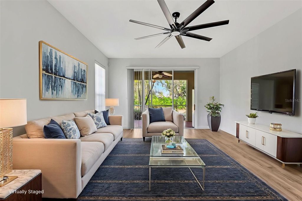 Image 19 of property listing at 5035 LAKESCENE PLACE, Sarasota, FL 34243