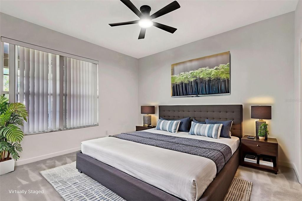 Image 25 of property listing at 5035 LAKESCENE PLACE, Sarasota, FL 34243