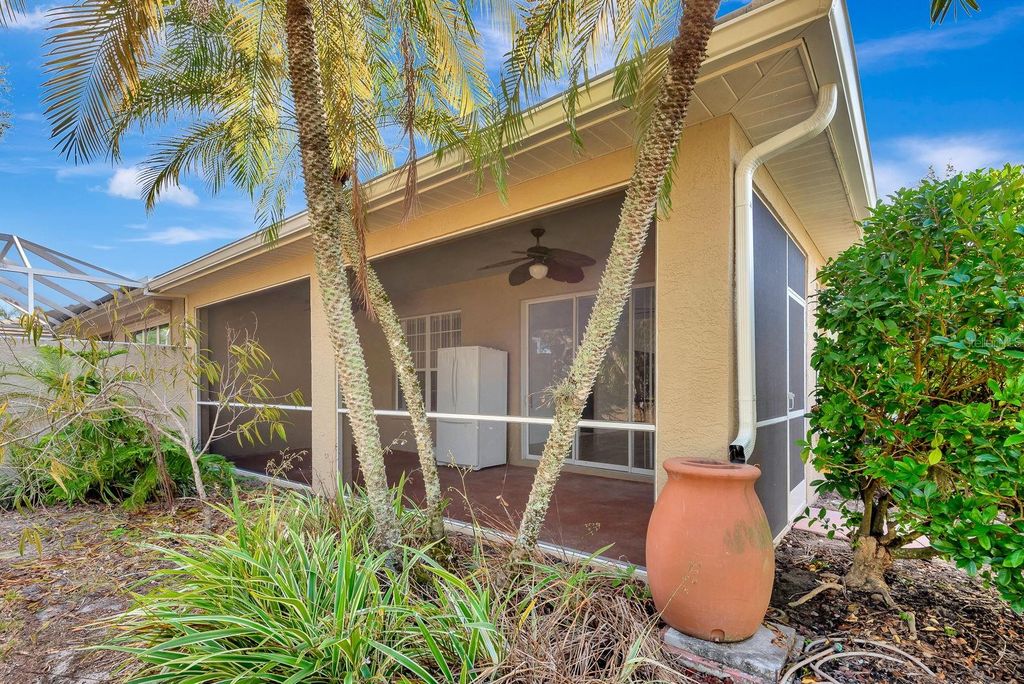 Image 40 of property listing at 5035 LAKESCENE PLACE, Sarasota, FL 34243