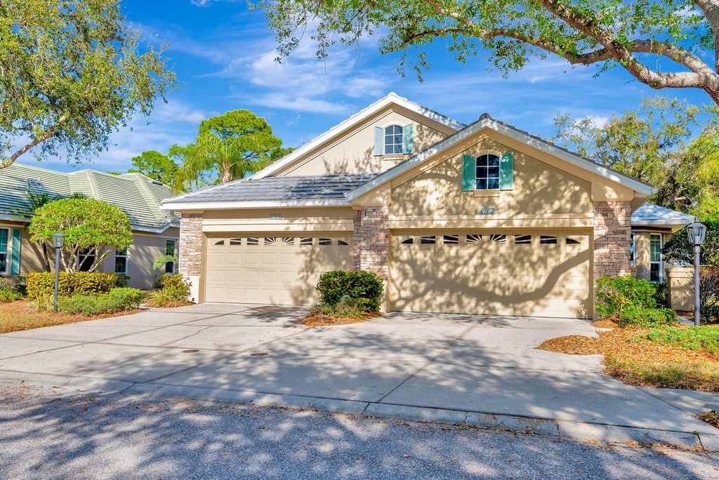 Image 43 of property listing at 5035 LAKESCENE PLACE, Sarasota, FL 34243