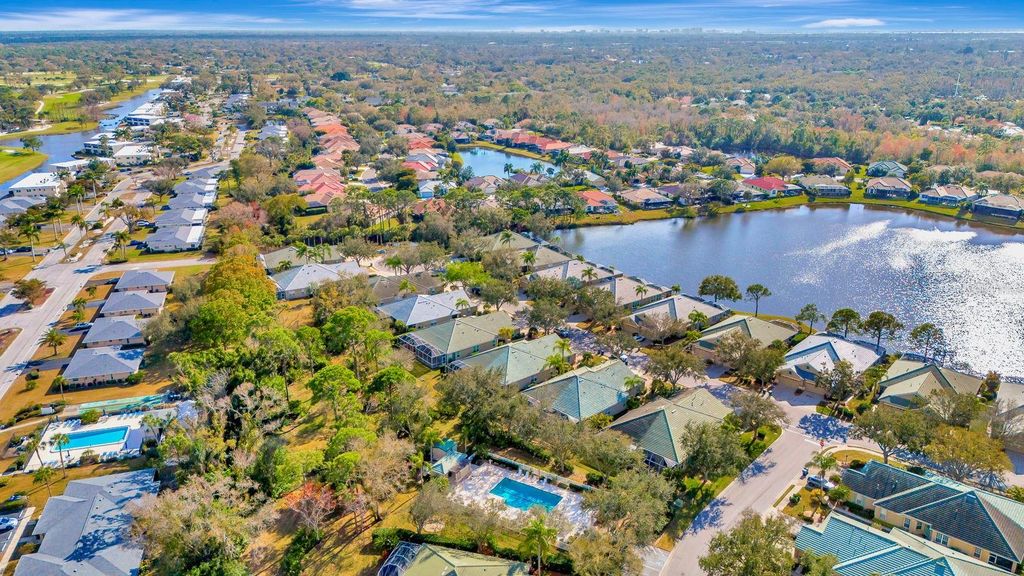 Image 55 of property listing at 5035 LAKESCENE PLACE, Sarasota, FL 34243