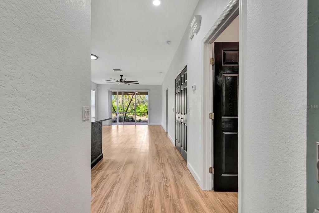 Image 7 of property listing at 5035 LAKESCENE PLACE, Sarasota, FL 34243