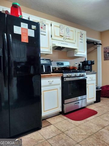 9439 Whaleys Lake Lane, Jonesboro, GA 30238