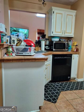 9439 Whaleys Lake Lane, Jonesboro, GA 30238