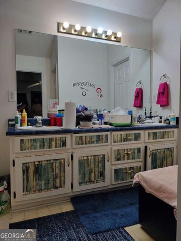 9439 Whaleys Lake Lane, Jonesboro, GA 30238