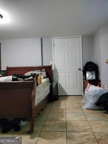 9439 Whaleys Lake Lane, Jonesboro, GA 30238