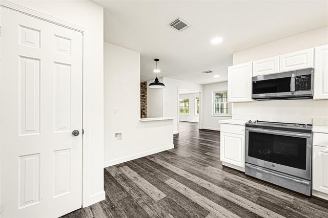 1711 Big Horn Drive, Houston, TX 77090