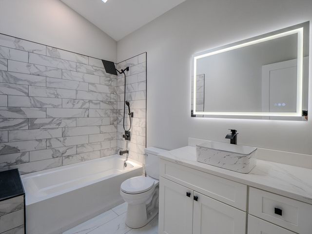 76 Center St. A, Plympton, MA 02367