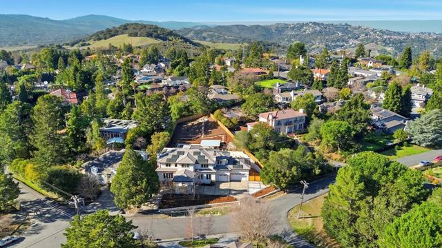 544 Sunset Way, Redwood City, CA 94062