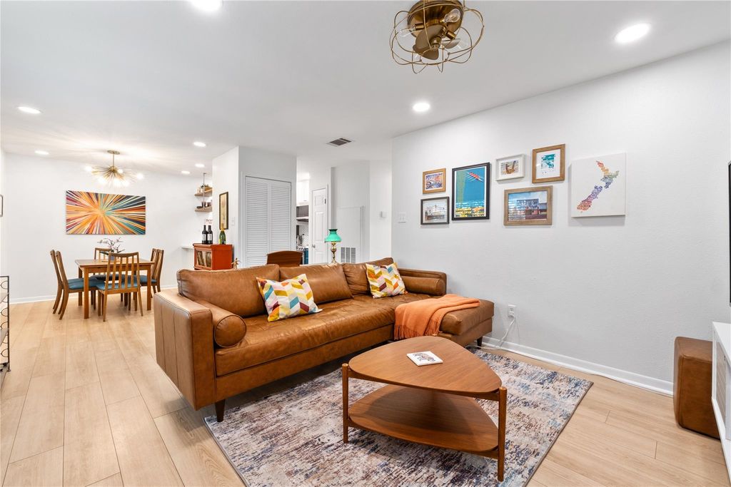 2450 Ashdale DR D228, Austin, TX 78757