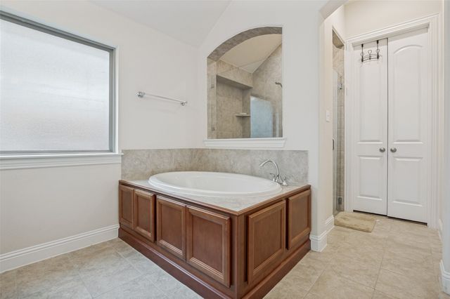 2810 Green Circle Drive, Mansfield, TX 76063