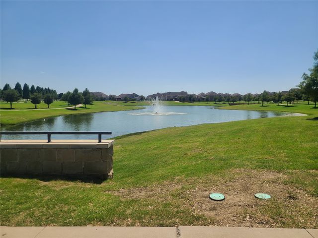 2810 Green Circle Drive, Mansfield, TX 76063