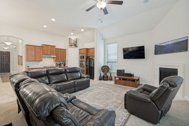 2810 Green Circle Drive, Mansfield, TX 76063