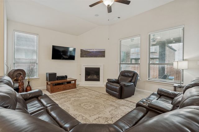 2810 Green Circle Drive, Mansfield, TX 76063